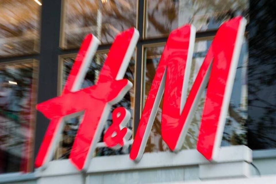 Hennes und Mauritz (H&M) Hennes und Mauritz (H&M)