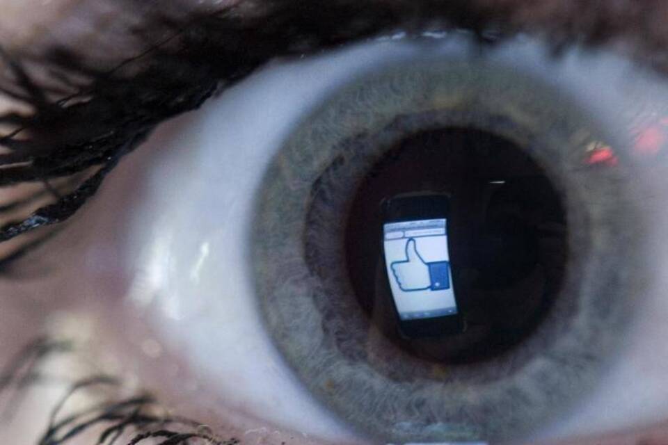 Facebook Facebook