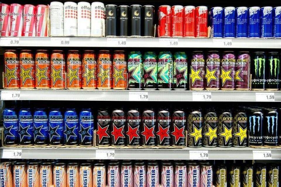 Harmlose Muntermacher? - Streit um Verkaufsverbot für Energydrinks Harmlose Muntermacher? - Streit um Verkaufsverbot für Energydrinks