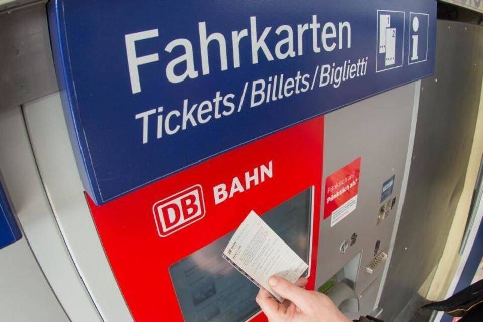 Fahrkartenautomat der Deutschen Bahn Fahrkartenautomat der Deutschen Bahn