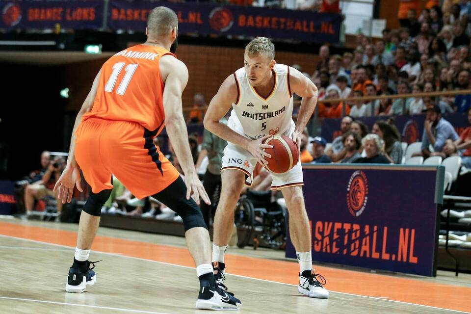 Niels Giffey Niels Giffey