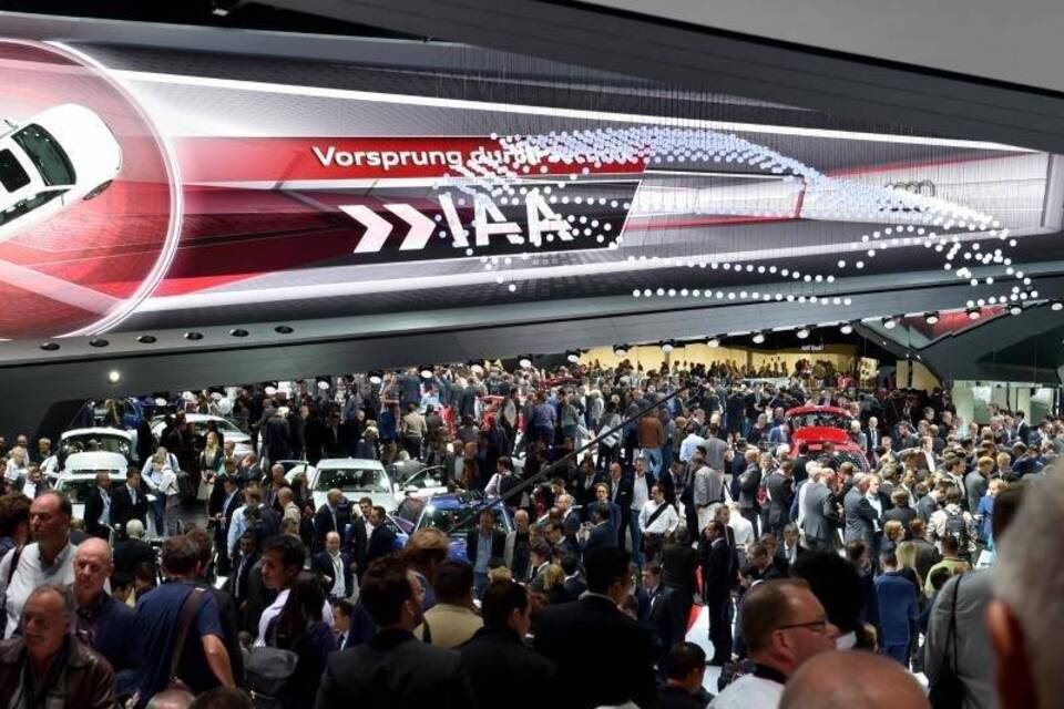 Besucher auf der IAA Besucher auf der IAA