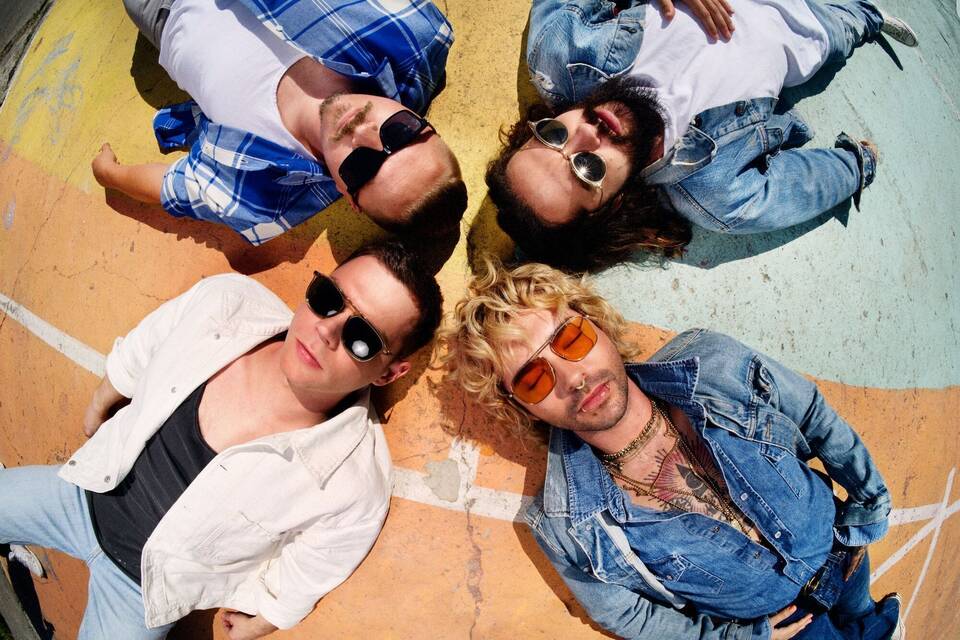 2001: Tokio Hotel: «Unsere Vergangenheit umarmen» - Kultur ...