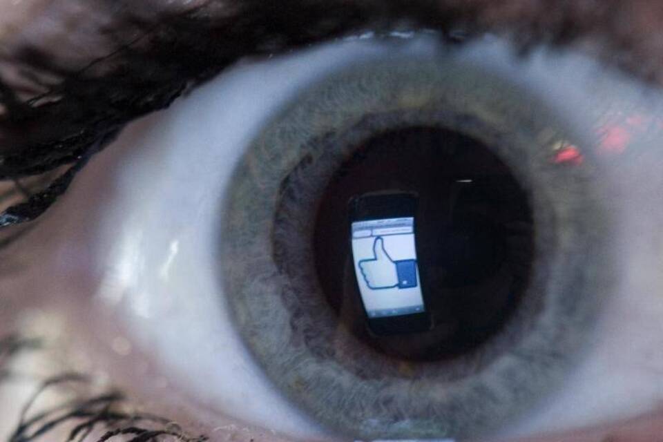 Facebook Facebook