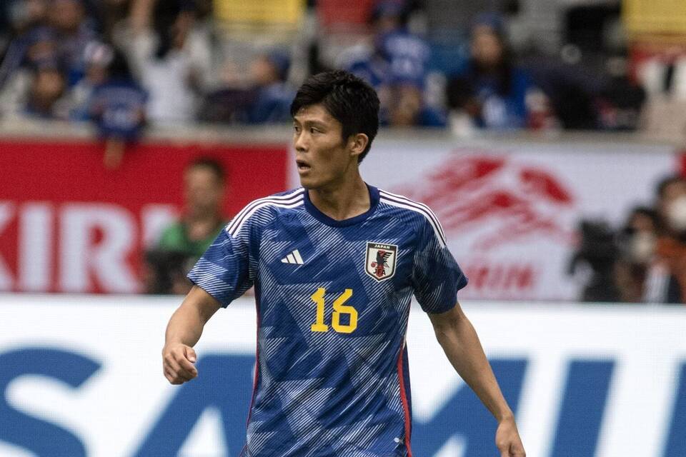 Takehiro Tomiyasu Takehiro Tomiyasu