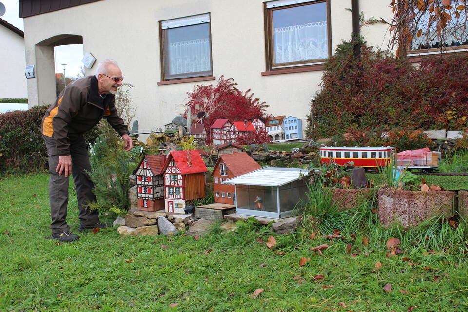 Eisenbahn im Garten Startseite RNZ RheinNeckarZeitung Rhein