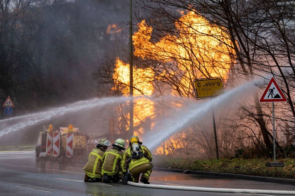 Gasleitung explodiert bei Bauarbeiten Gasleitung explodiert bei Bauarbeiten