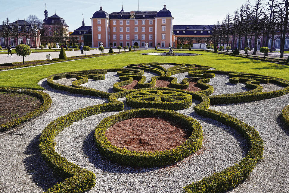 Staatliche Schlösser und Gärten "Herr der Schlösser" Michael Hörrmann