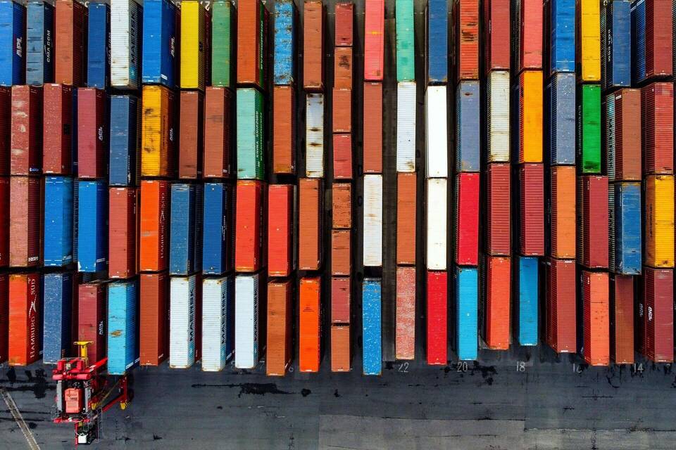 Container Container