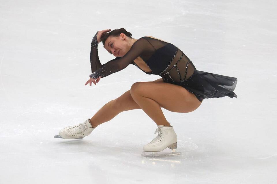 Nicole Schott Nicole Schott
