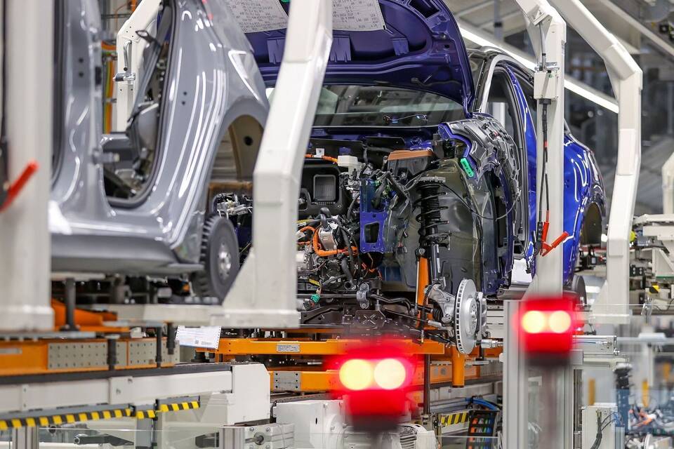 Produktion von Fahrzeugen Auto Autobauer Fabrik neutrale BU
