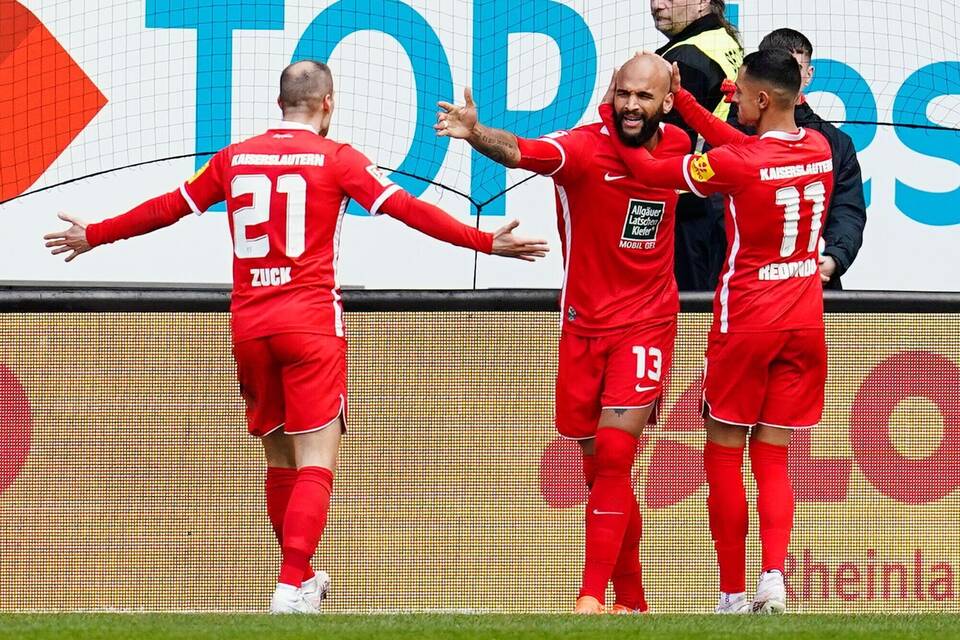 1. FC Kaiserslautern - Holstein Kiel 1. FC Kaiserslautern - Holstein Kiel