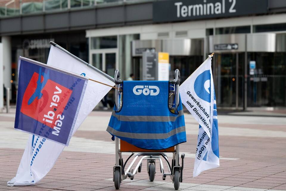 Warnstreik am Münchner Flughafen Warnstreik am Münchner Flughafen