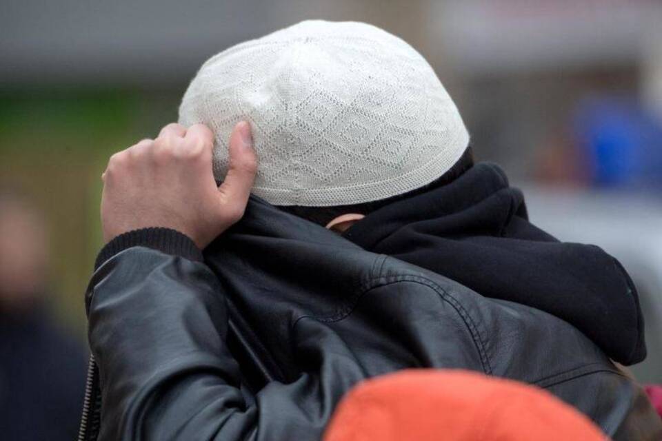 Salafisten verteilen Korane Salafisten verteilen Korane