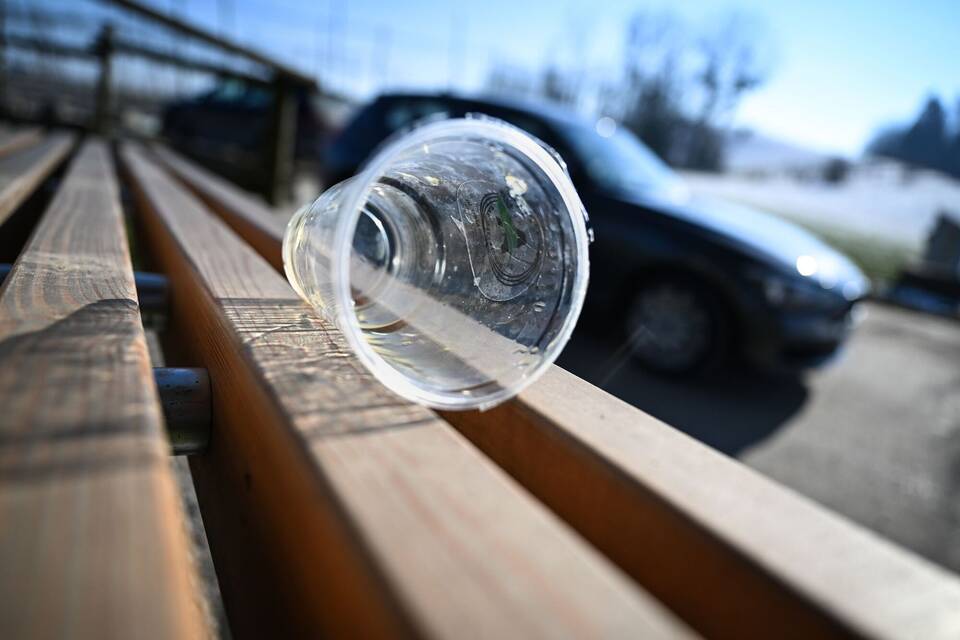 Plastikbecher