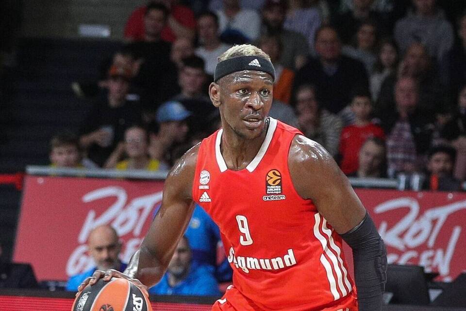 Isaac Bonga Isaac Bonga