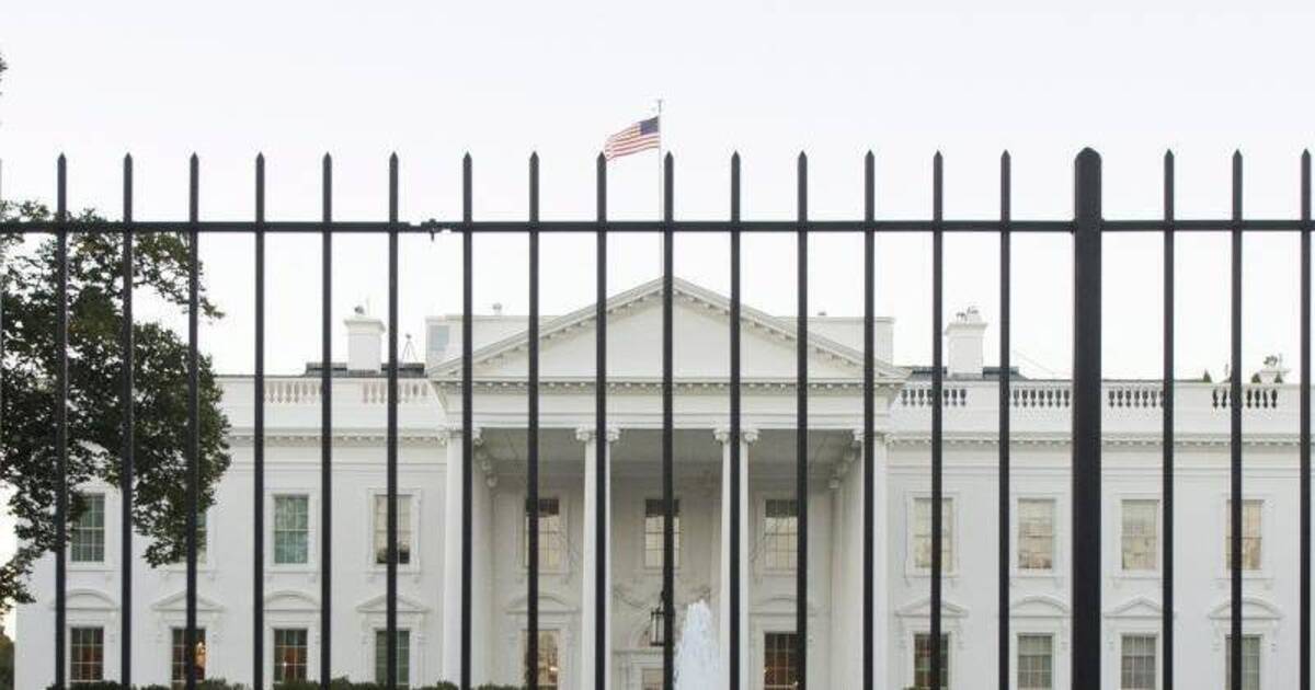 122058_1_articleopengraph_das weisse haus in washington erneut ist ein mann ueber den hohen zaun vor dem wohn und amtssitz von us praesident obama gesprungen foto michael reynolds archiv