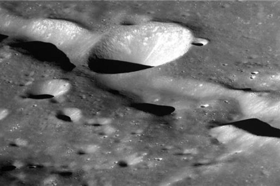 Mondsonde Danuri schickt Fotos