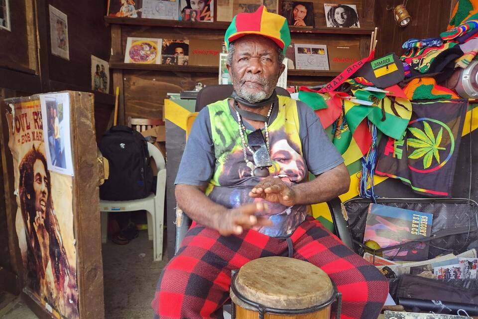 Reggae-Perkussionist Reggae-Perkussionist