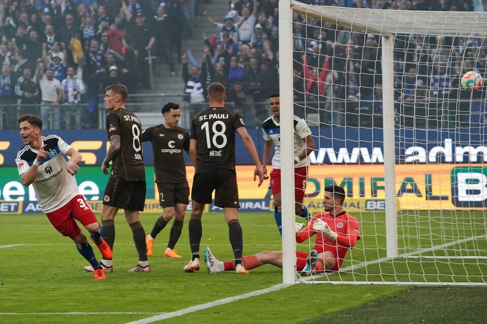 Hamburger SV - FC St. Pauli Hamburger SV - FC St. Pauli