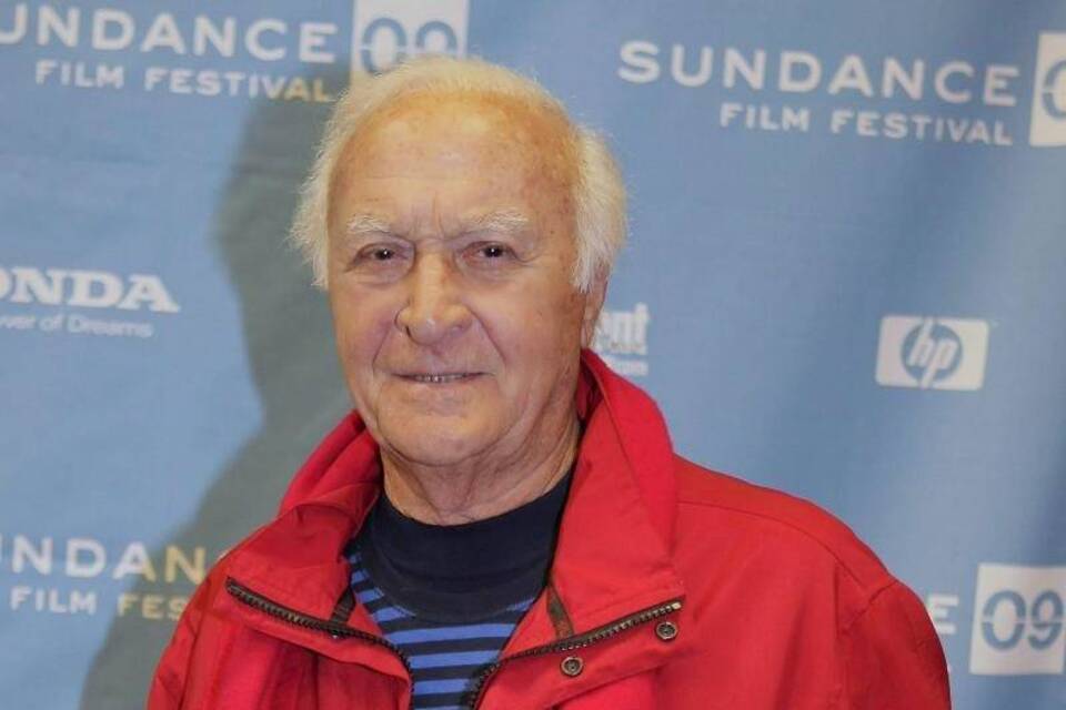 Robert Loggia Robert Loggia