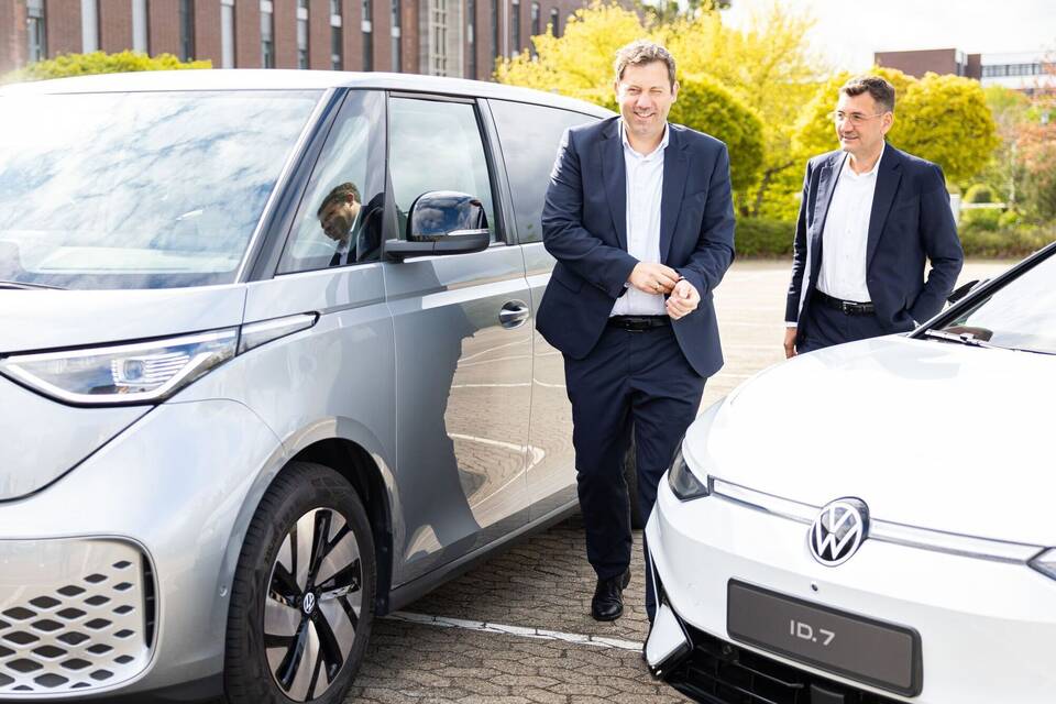 SPD-Vorsitzender Klingbeil besucht Volkswagen Stammwerk SPD-Vorsitzender Klingbeil besucht Volkswagen Stammwerk