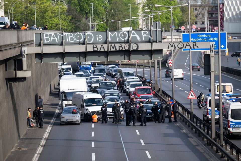 Blockade Blockade