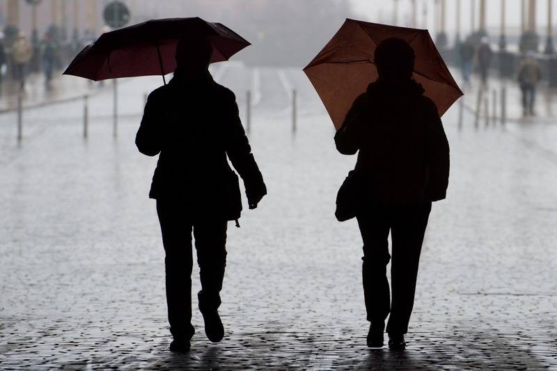 Der Regenschirm Nicht Praktisch Trotzdem Beliebt Lebensart Rnz