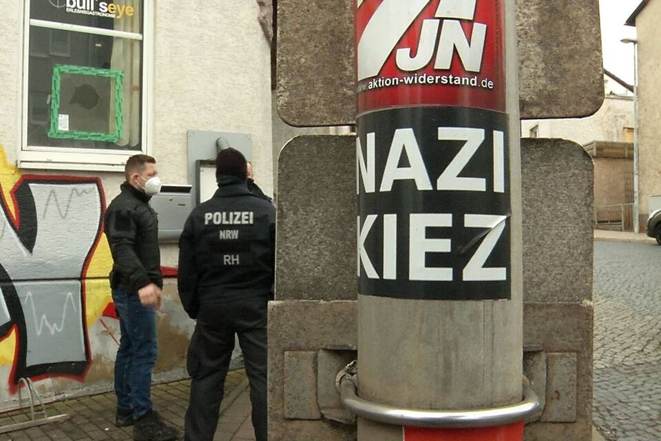 Festnahmen bei bundesweiten Razzien gegen Rechtsextreme Festnahmen bei bundesweiten Razzien gegen Rechtsextreme