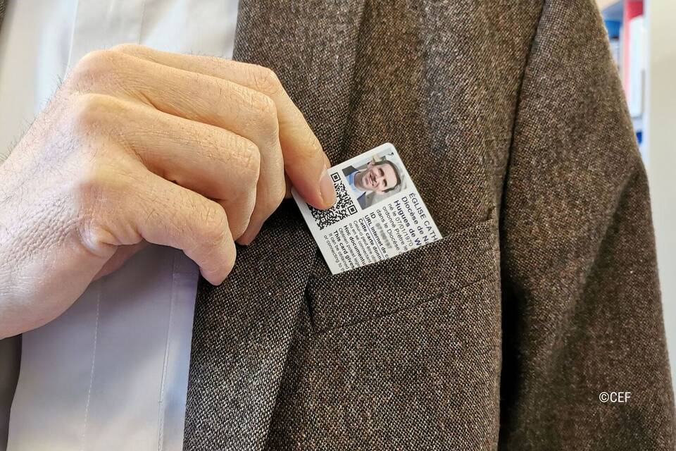 Priesterausweis mit QR-Code Priesterausweis mit QR-Code