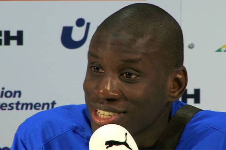 Demba Ba holt sich Selbstvertrauen im Länderspiel