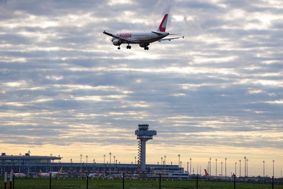 Anflug auf den Hauptstadtflughafen BER