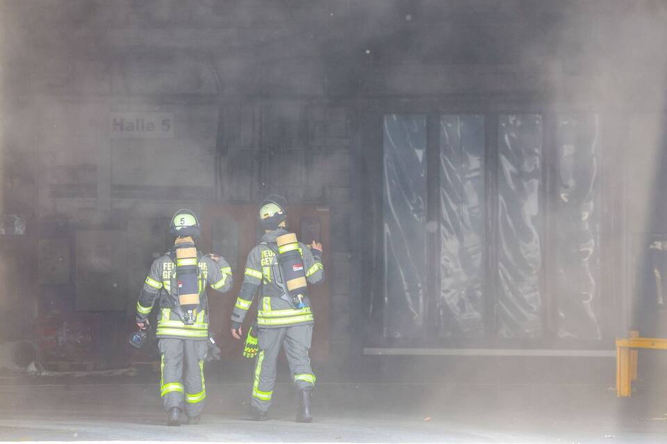 Explosion in Industriehalle Explosion in Industriehalle