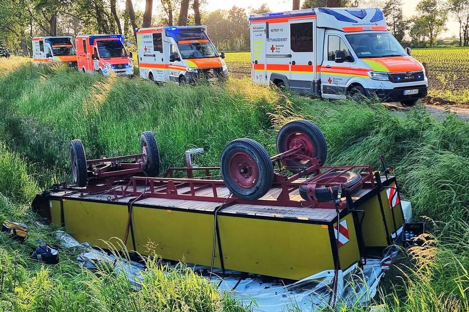 Umgestürzter Planwagen Umgestürzter Planwagen