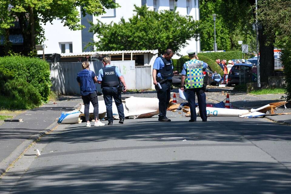 Leichtflugzeug stürzt in Wetzlar ab Leichtflugzeug stürzt in Wetzlar ab