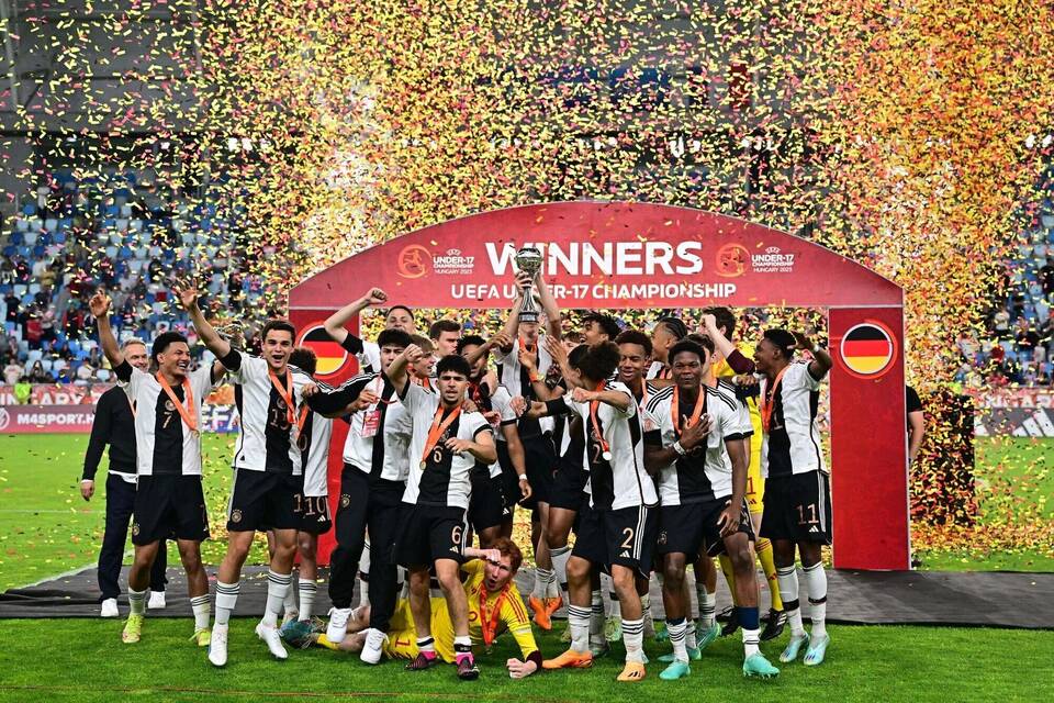 U17EM Sieg im Elfmeterschießen Deutsche U17 ist Europameister