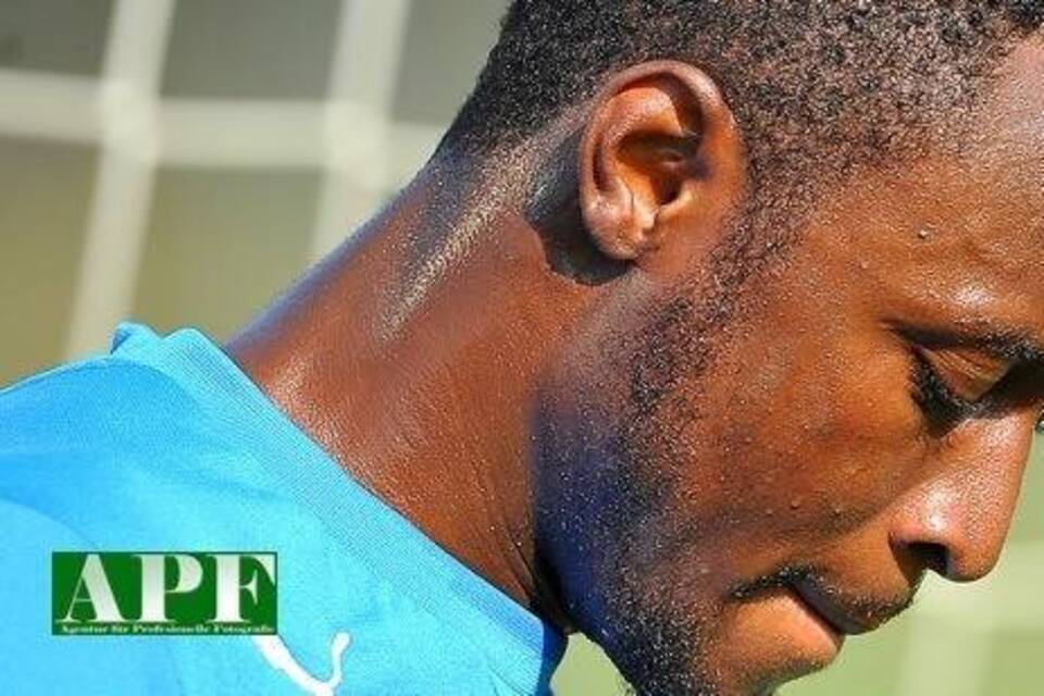 Obasi verweigert Stanislawski den Handschlag