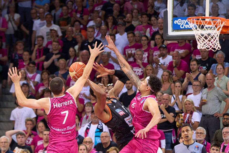 Telekom Baskets Bonn - ratiopharm Ulm Telekom Baskets Bonn - ratiopharm Ulm
