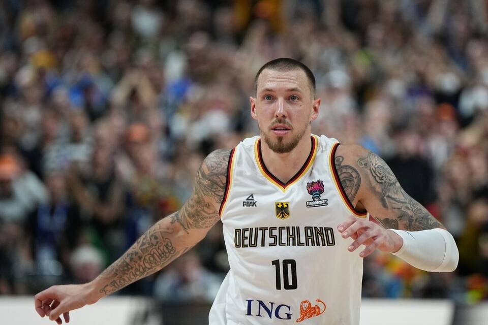 Daniel Theis Daniel Theis