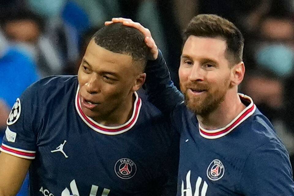 Kylian Mbappé und Lionel Messi Kylian Mbappé und Lionel Messi