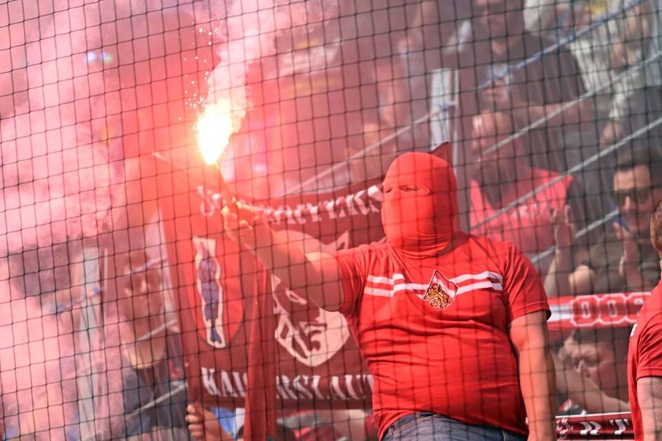 Pyrotechnik beim 1. FC Kaiserslautern Pyrotechnik beim 1. FC Kaiserslautern