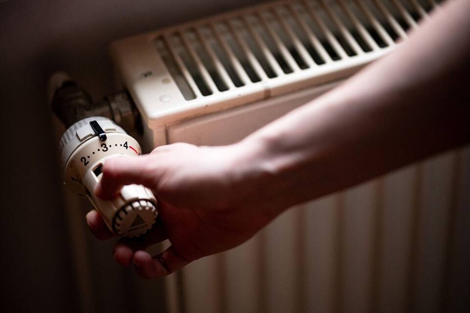 Heizung und Heizthermostat Heizung und Heizthermostat