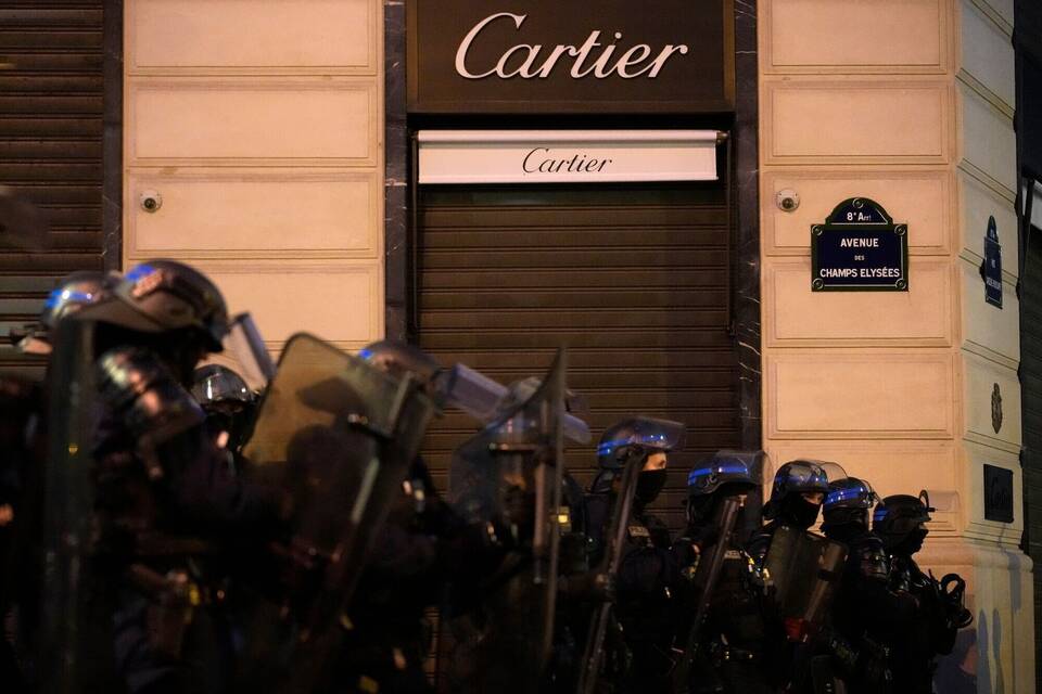 Paris Paris