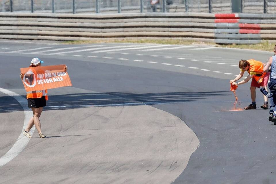 Klima-Aktivisten protestieren bei DTM-Rennen Klima-Aktivisten protestieren bei DTM-Rennen