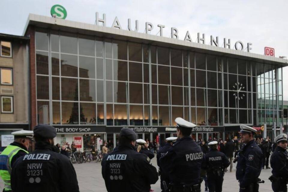 Polizei am Kölner Hauptbahnhof Polizei am Kölner Hauptbahnhof