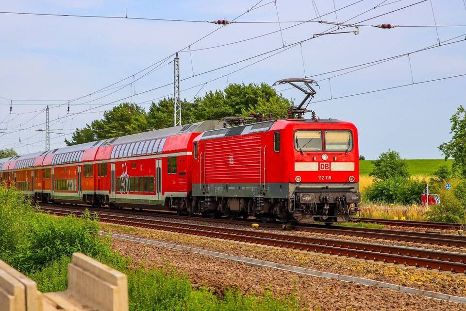 Hannover Drama Baby Fährt Alleine Im Regionalzug Bis Nach Uelzen - eie6zy8