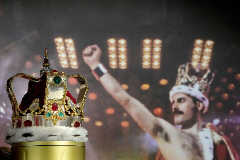 Sotheby's versteigert Freddie Mercurys Nachlass Sotheby's versteigert Freddie Mercurys Nachlass