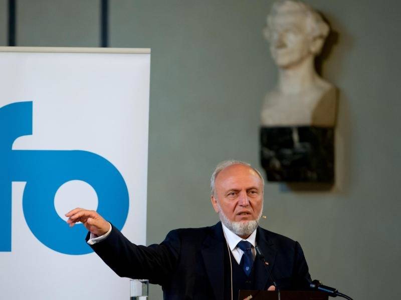 Hans Werner Sinn Der Streitbare Mahner Tritt Ab Wirtschaft Uberregional Rnz