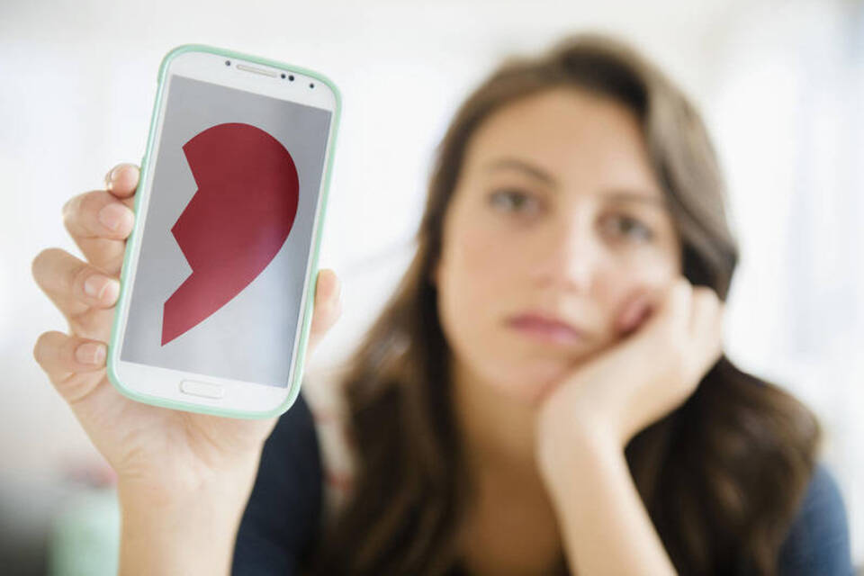 Immer auf Empfang – Warum der Handy-Chat der Liebe nicht nur guttut