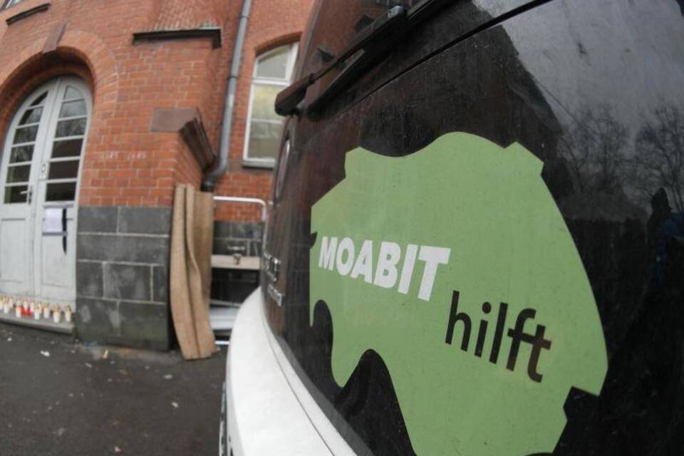 Fahrzeug der Initiative "Moabit hilft"